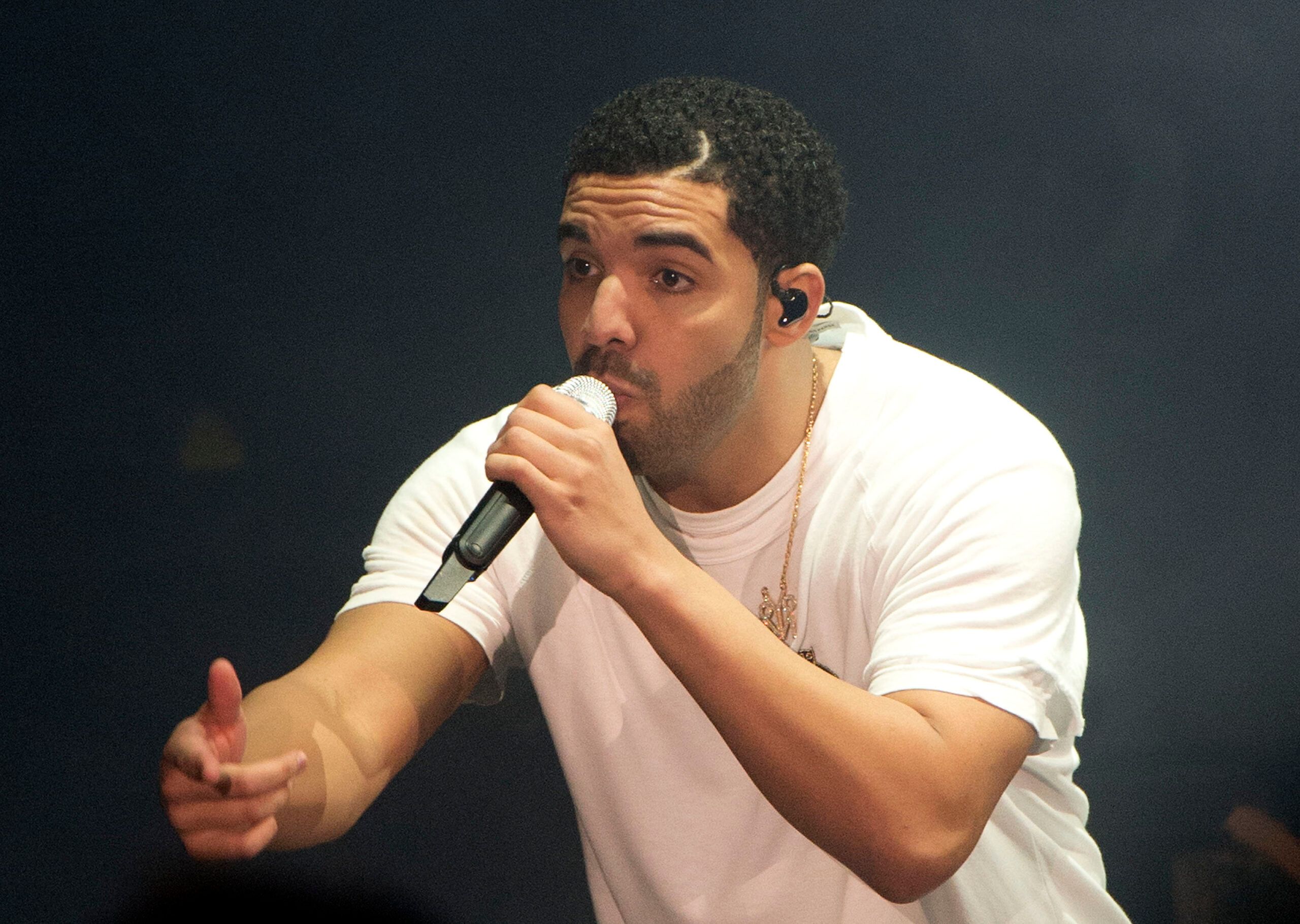 Drake Rapper Mandrake Drake Ties The Beatles' Record Of 14 Simultaneous Billboard Hot 100 Hits