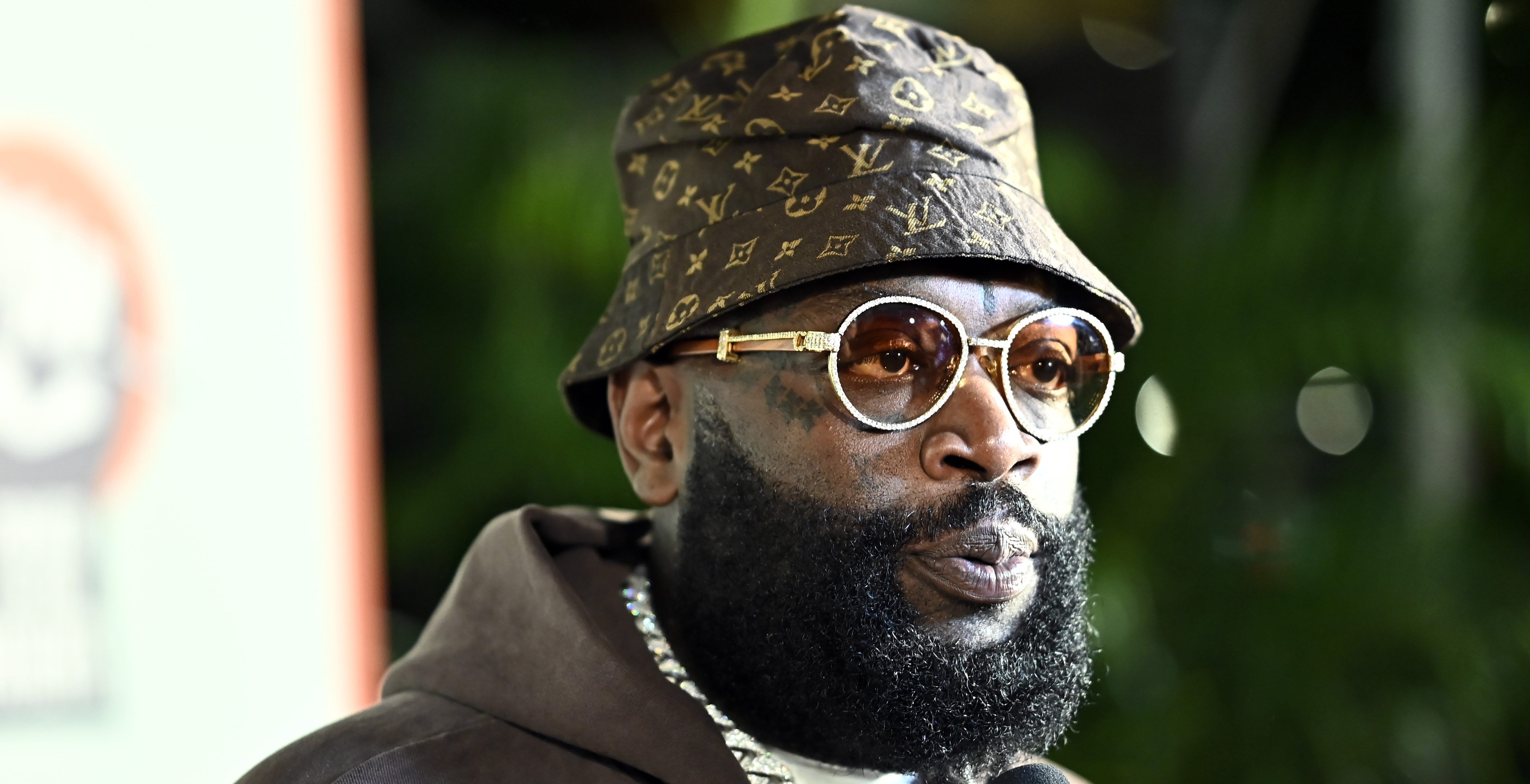 Rick Ross Rapper Chains Rick Ross Is Gifting $300,000 In Gold & Diamond Chains At His Car Show
