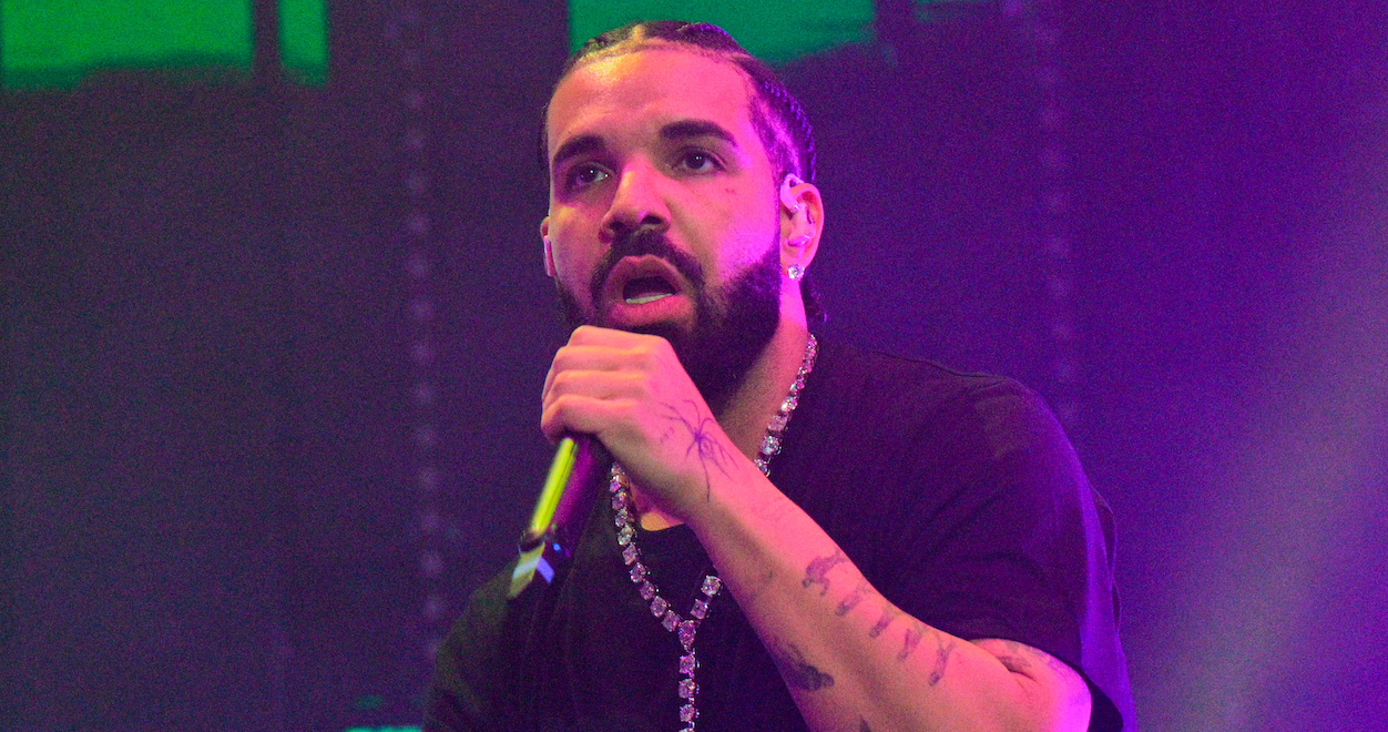 Drake Reacts To Fan Crying During His Tour