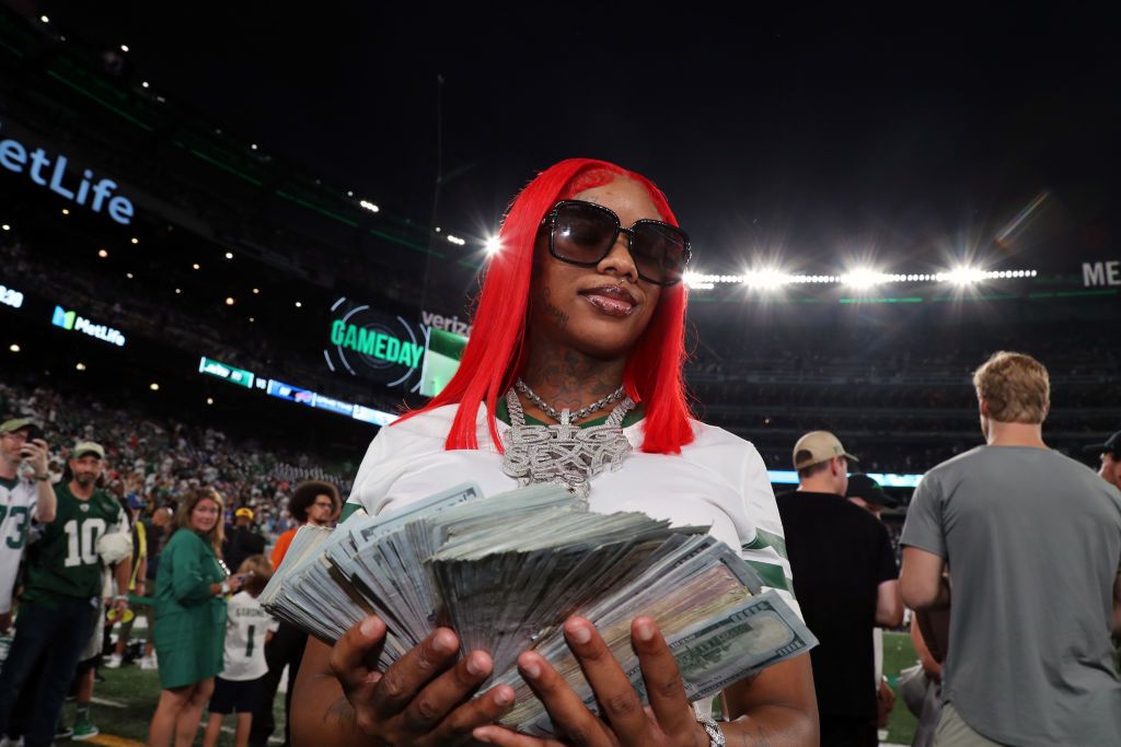 Sesky Red Rapper Sexyy Red Tells Theo Von About The Watch Drake Bought Her