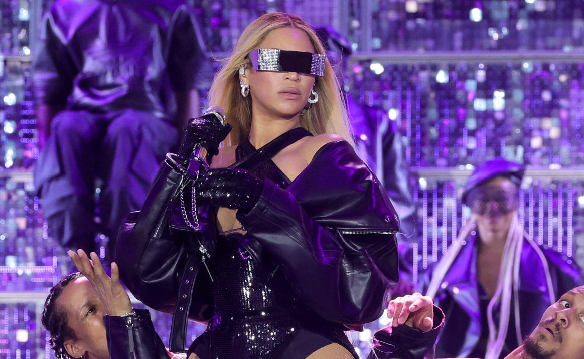 Beyonce Shares New Pictures On Social Media After Skin-Bleaching Claims