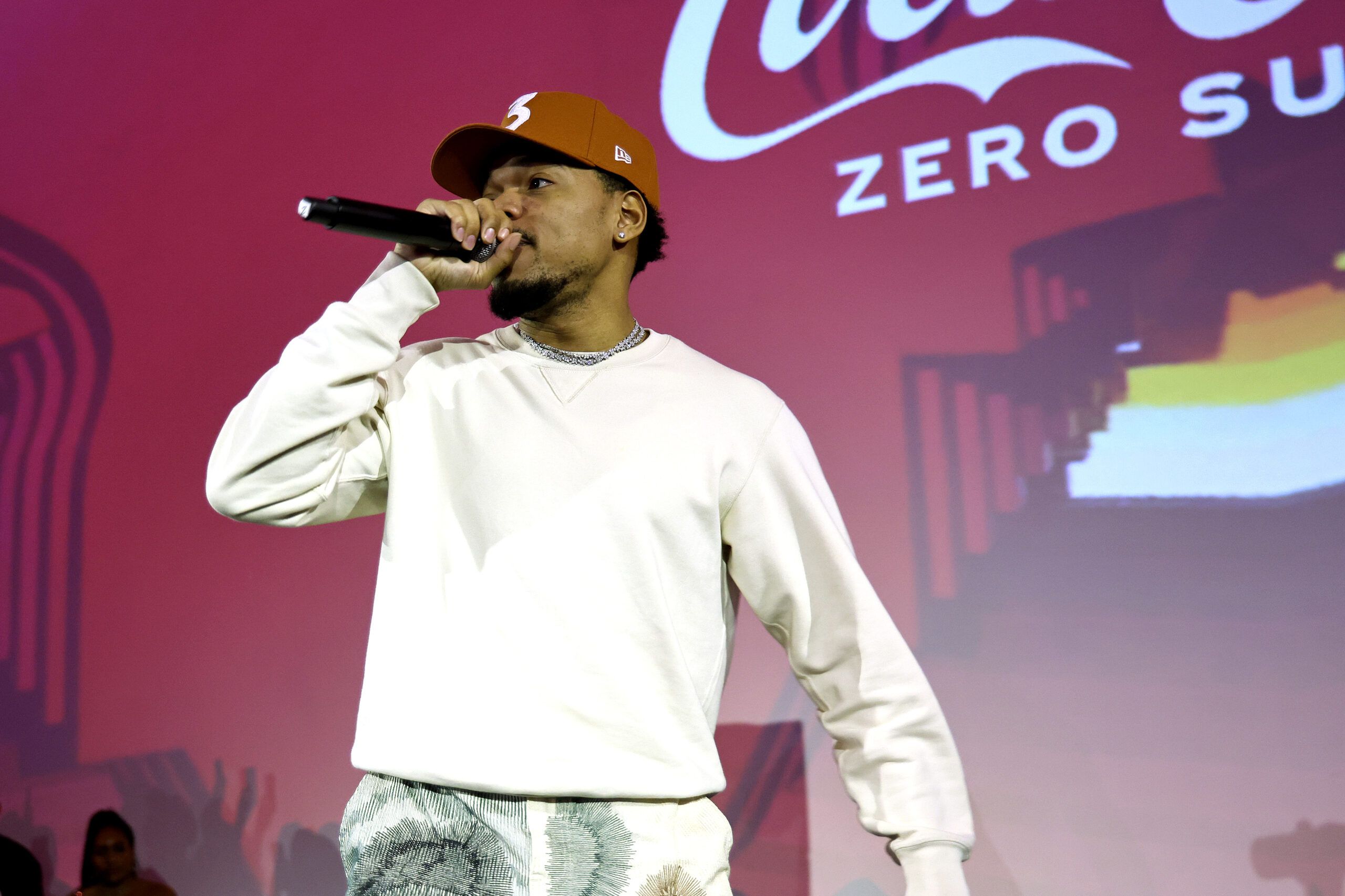 Chance The Rapper Sock Chance The Rapper Supports Starting A Revolution Instead Of Voting