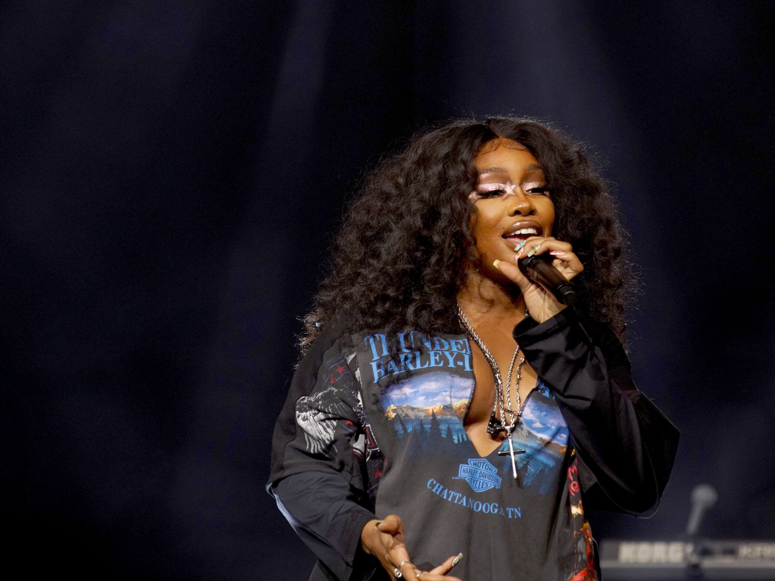 SZA Delivers Surprising Cover Of Eminem's "Lose Yourself"