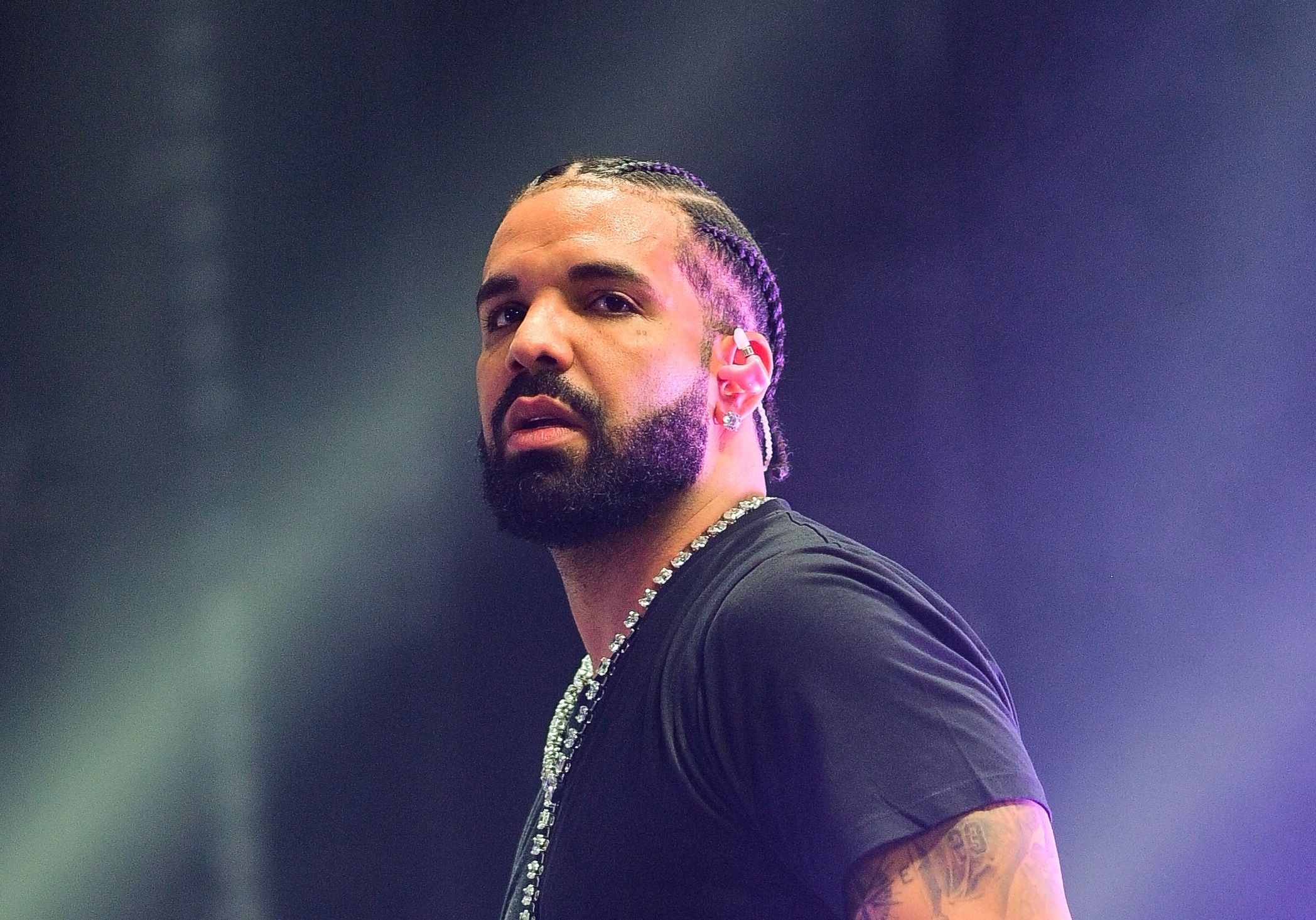 Drake Fans Get Roasted For Treating Kendrick Lamar’s “Pop Out” Like The ...