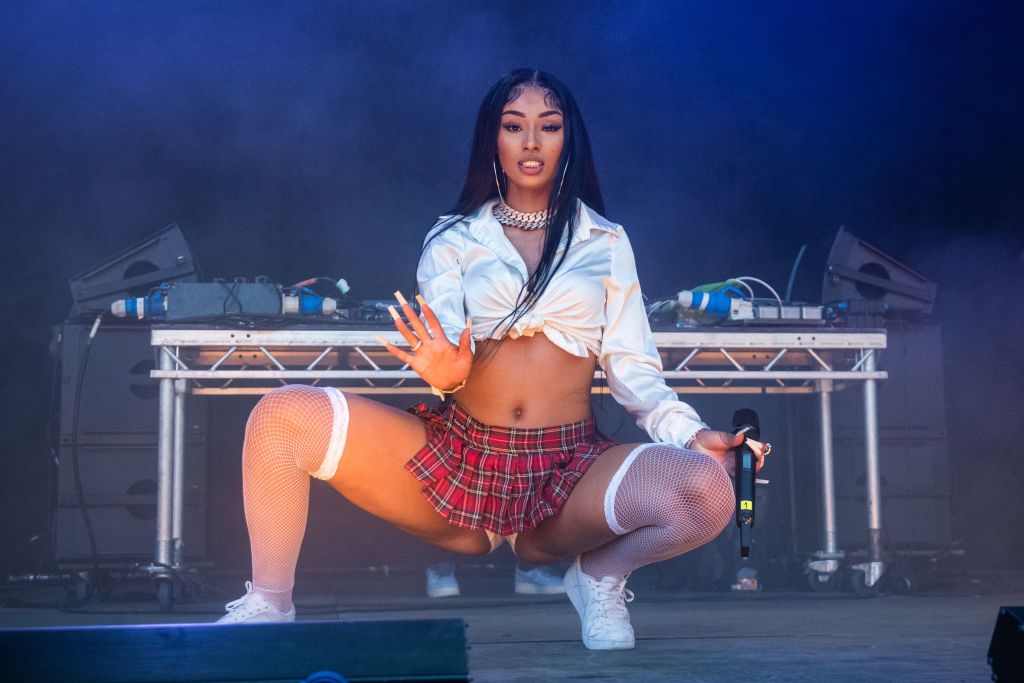 rubi-rose-refutes-claim-that-she-was-16-in-bad-and-boujee-video