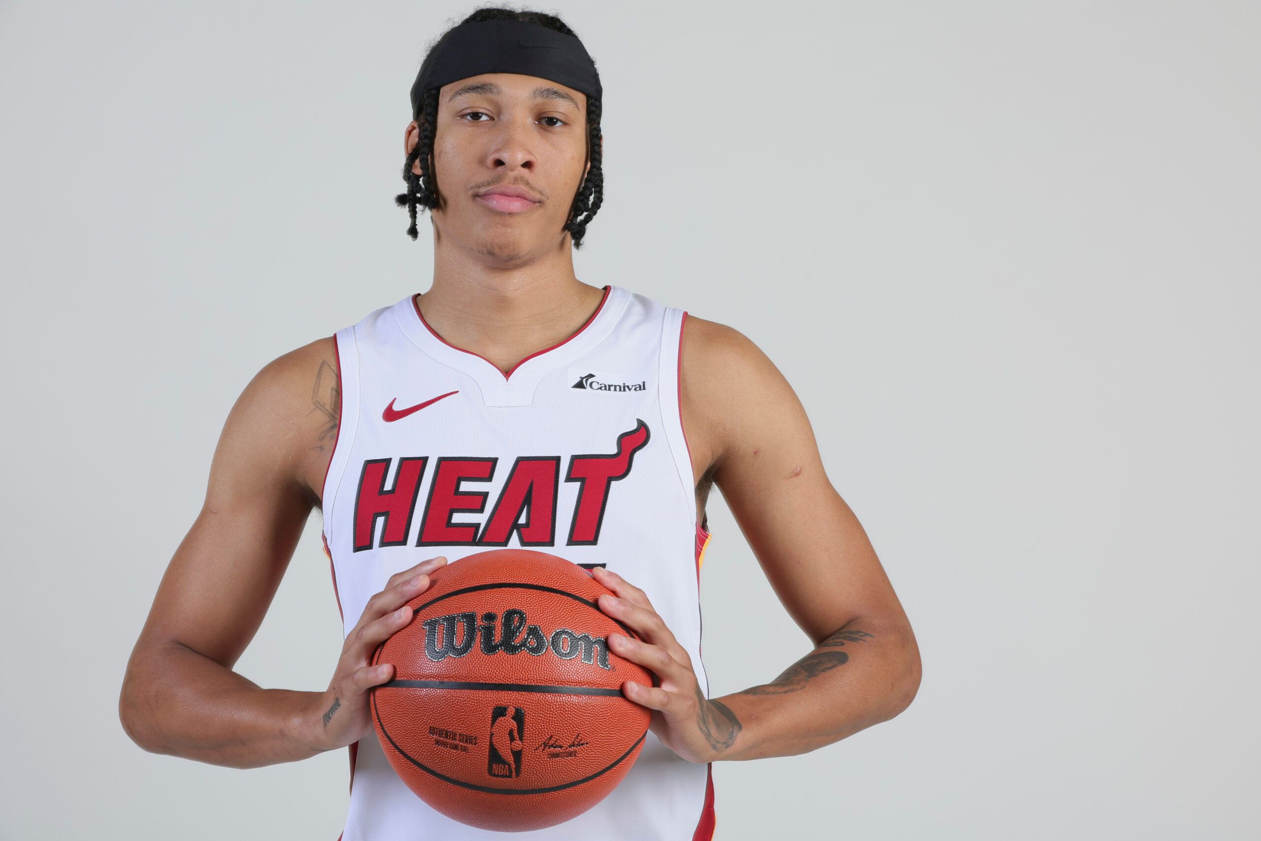RJ Hampton Caught On Video Allegedly Verbally Abusing The Mother Of His ...