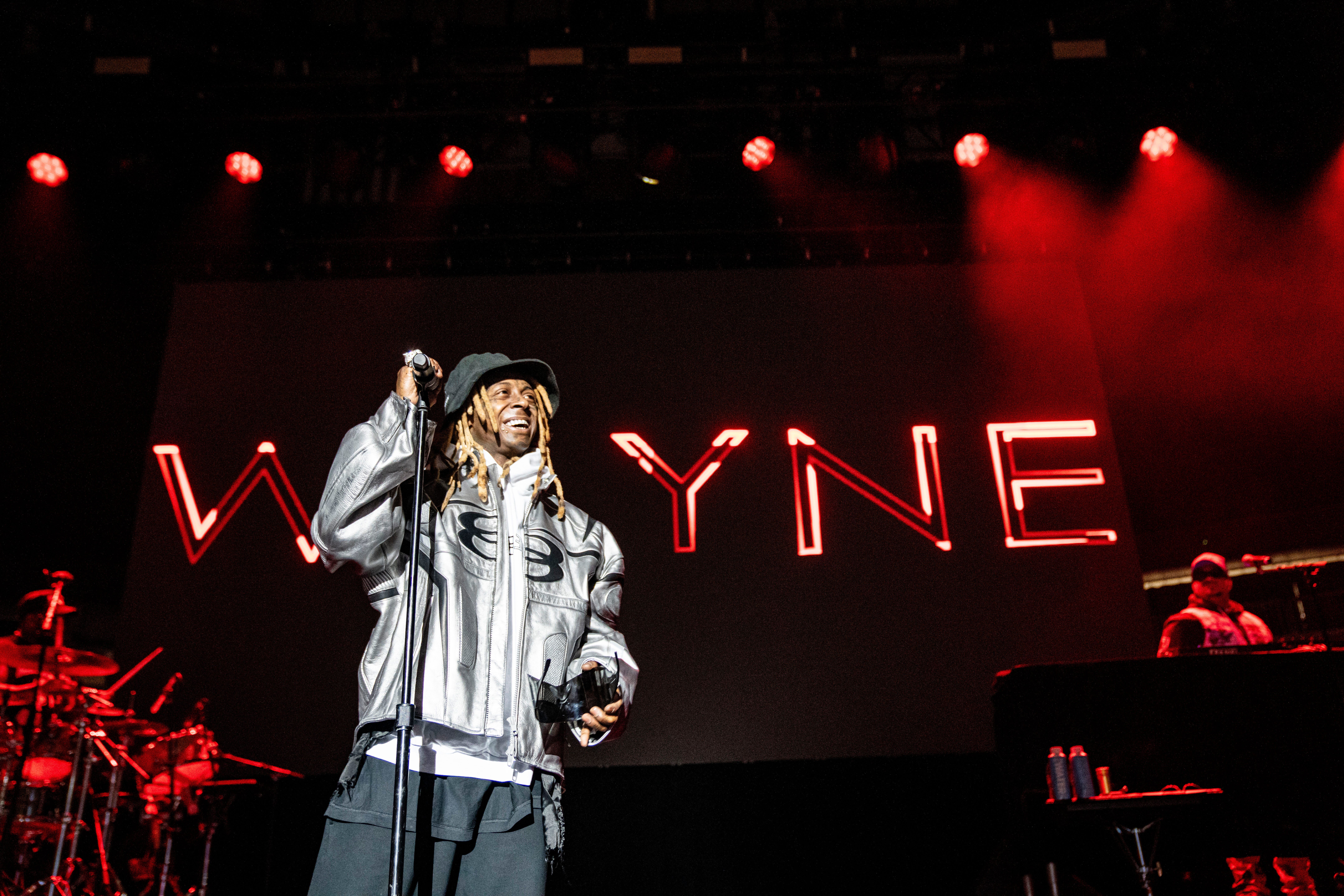 Lil Wayne Performs A Fan Favorite Medley Of Hits At SNL 50th 