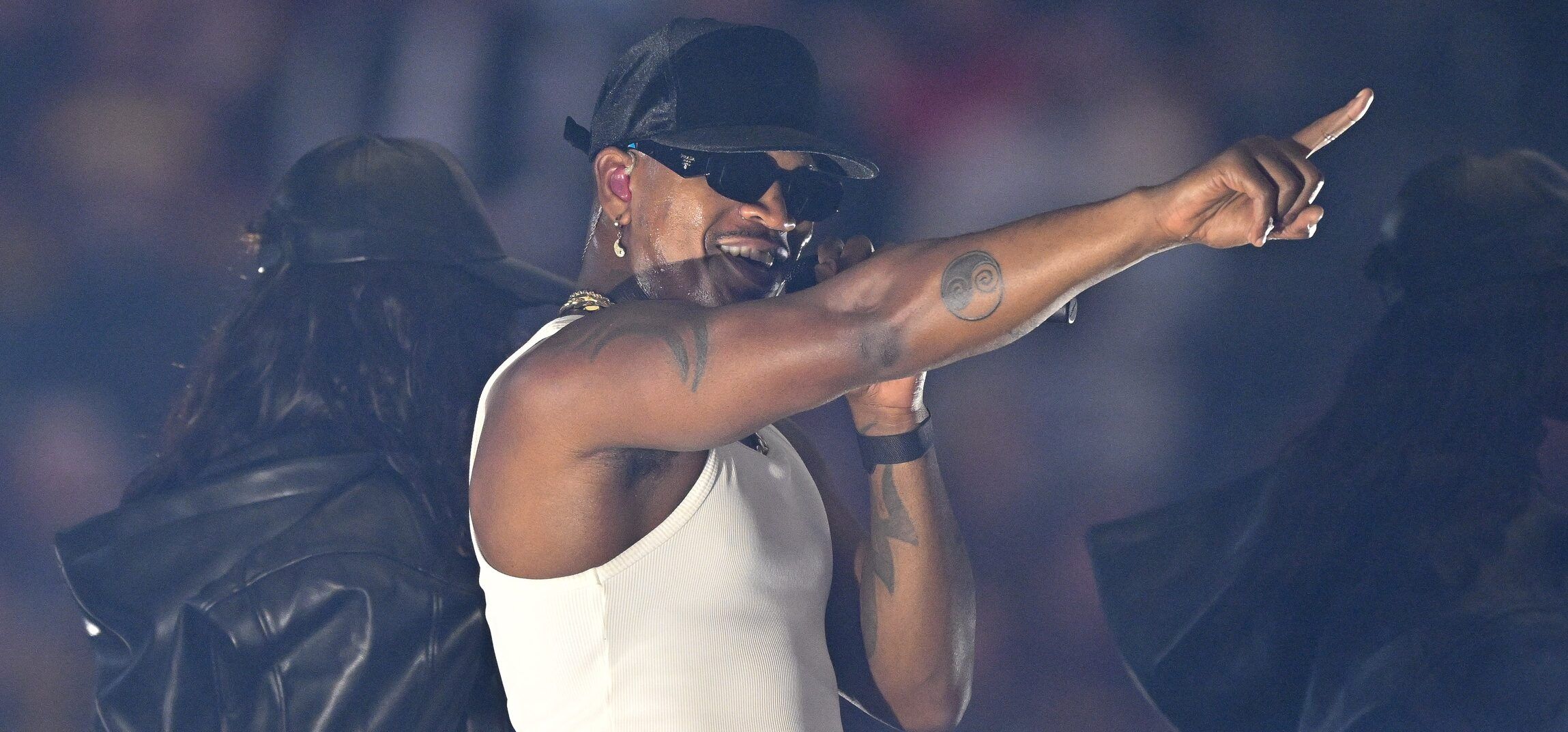 Ne-Yo Allows His Four Girlfriends To Take Center Stage: 