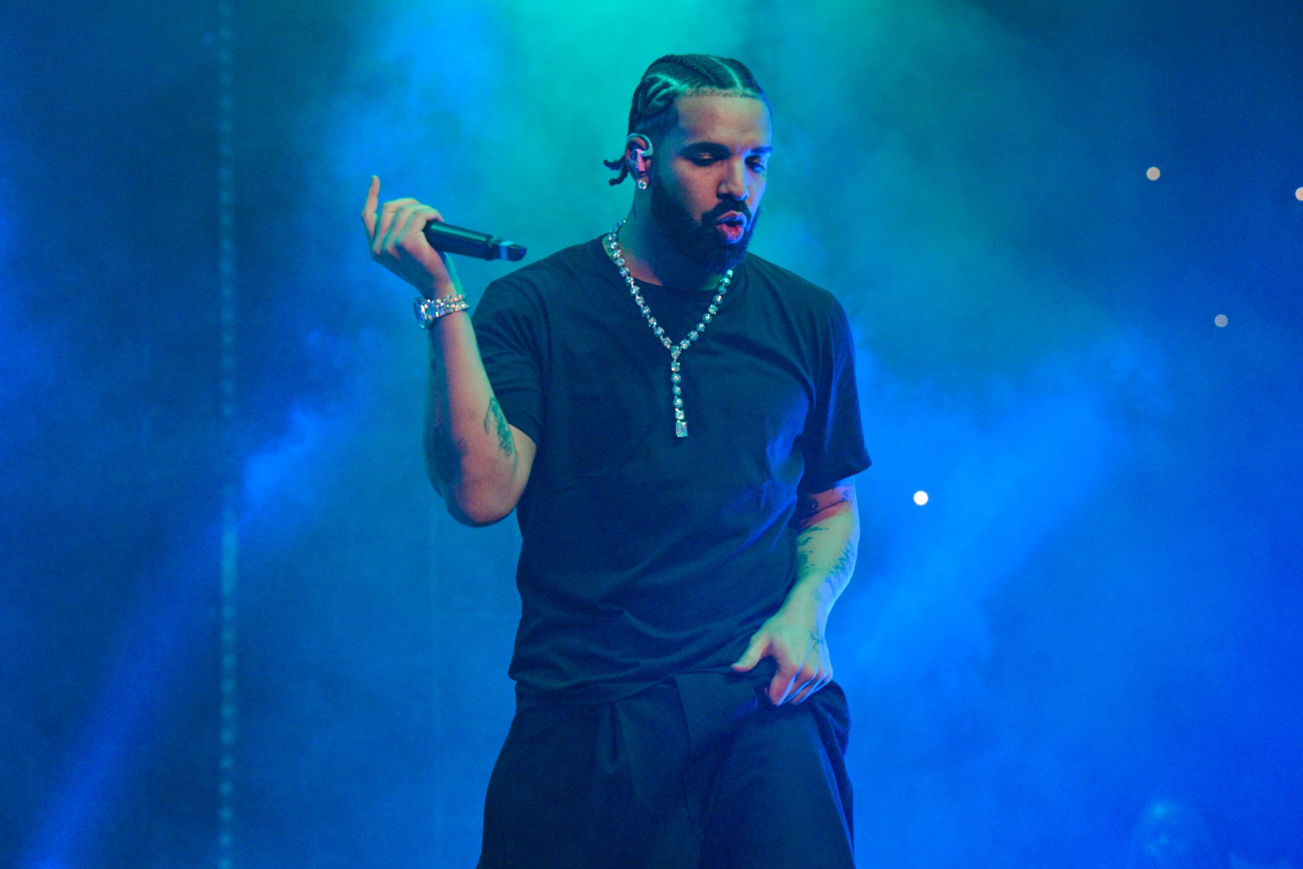 Drake, Yeat, & Julia Wolf's 