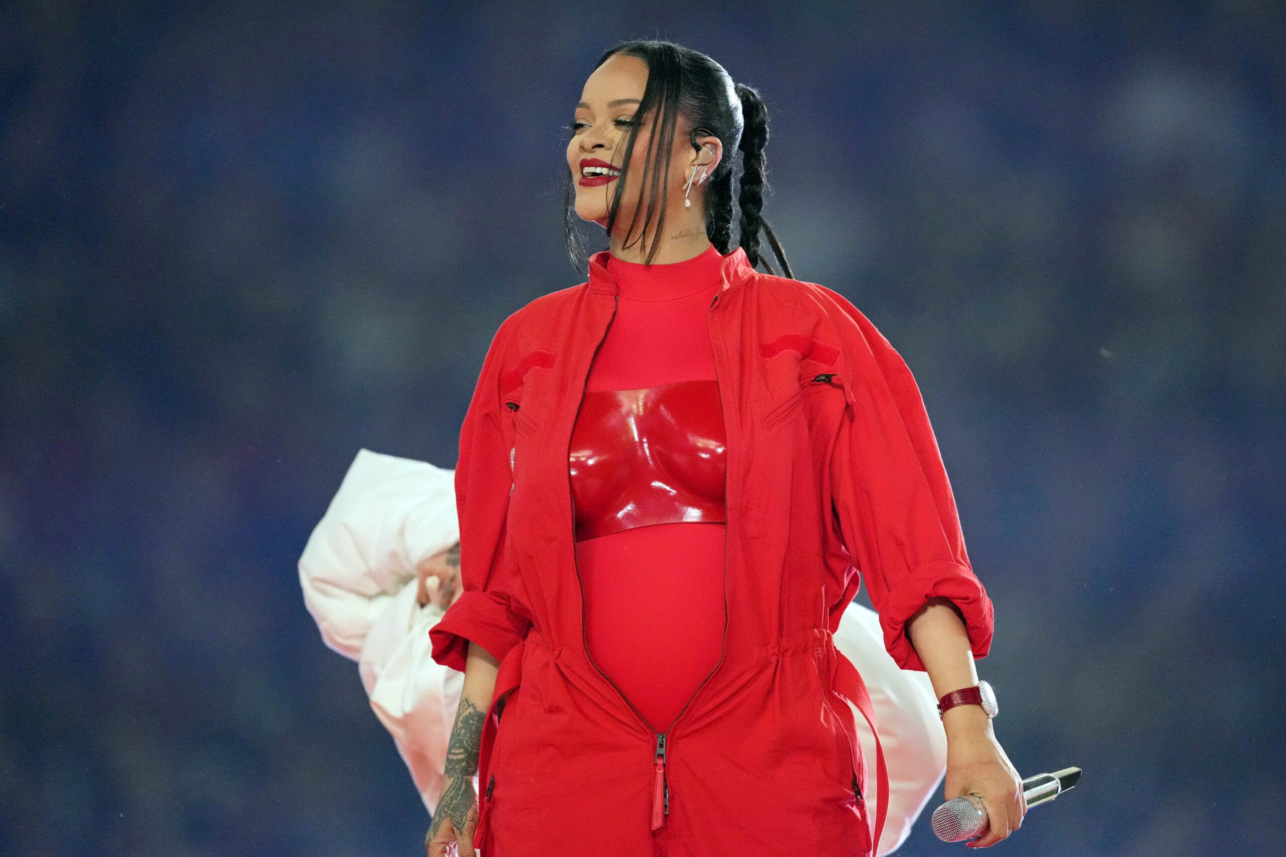Rihanna's Home Swarmed By Police As Shooter Meets Her Fate