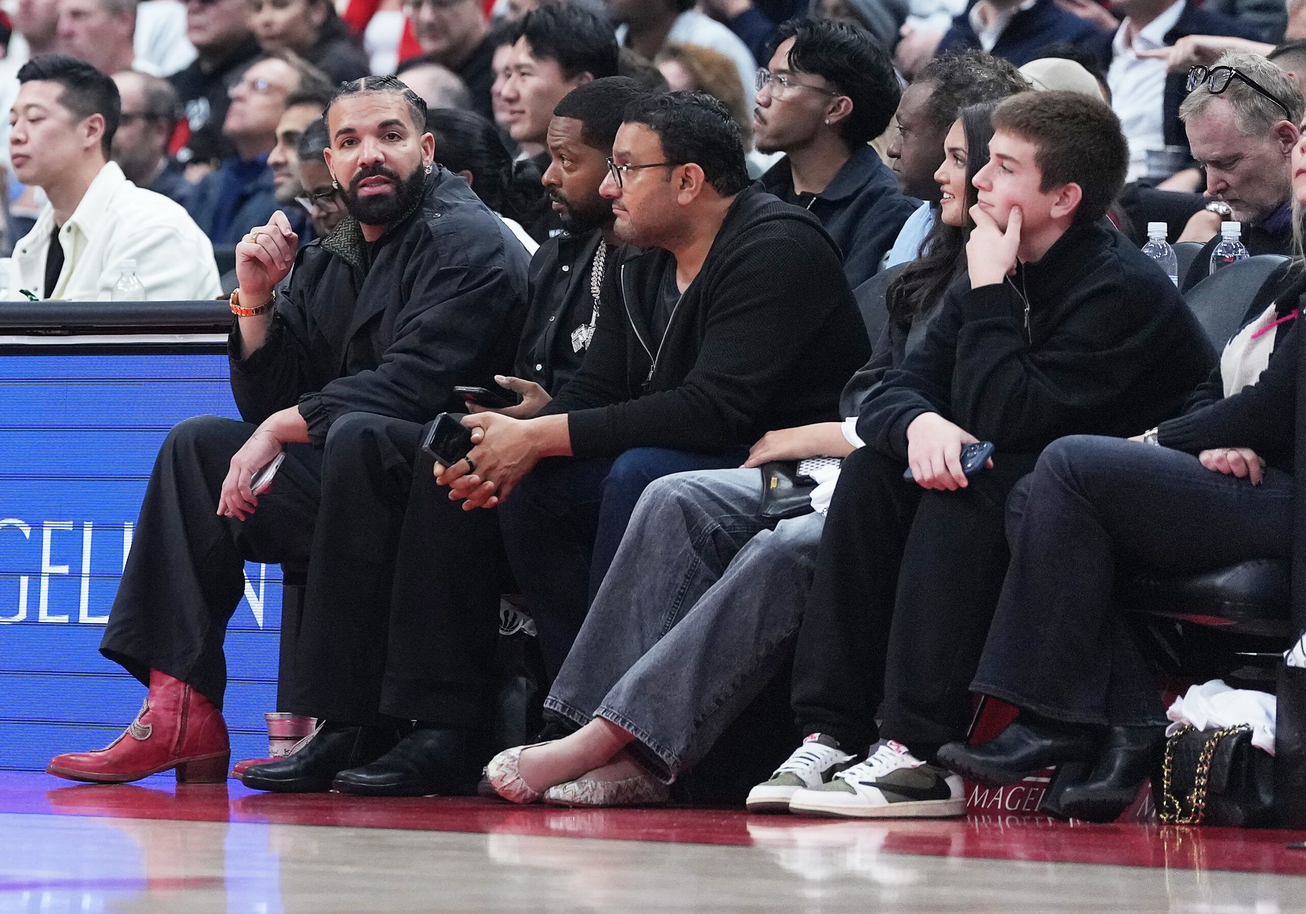 Drake Heaps Praise Upon Bow Wow During 40th Birthday Party