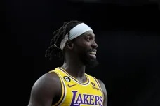 Phoenix Suns v Los Angeles Lakers