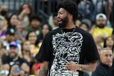 Minnesota Timberwolves v Los Angeles Lakers