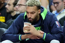 Minnesota Timberwolves v Los Angeles Lakers