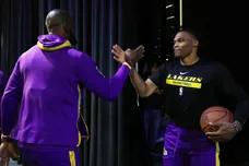 Los Angeles Lakers v Golden State Warriors