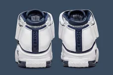 nike-lebron-2-midnight-navy-dr0826-100-heel