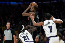 Brooklyn Nets v Los Angeles Lakers