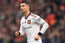 Aston Villa v Manchester United - Premier League