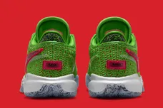 Nike-LeBron-20-GS-Christmas-DQ8646-300-6