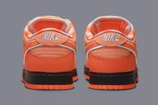 concepts-nike-sb-dunk-low-orange-lobster-db8776-800-heel