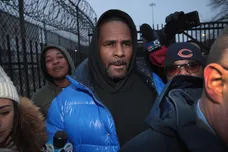R. Kelly Appears In Court For Aggravated Sexual Abuse Charges