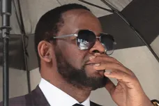 R Kelly Returns To Court For Hearing On Aggravated Sexual Abuse Charges