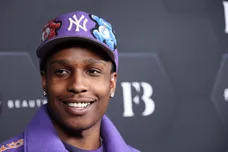 Rihanna Celebrates Her Beauty Brands Fenty Beauty And Fenty Skin