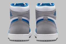 air-jordan-1-retro-high-og-true-blue-white-cement-grey-dz5485-410-1