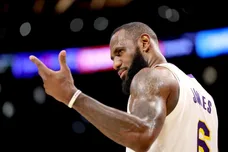 Philadelphia 76ers v Los Angeles Lakers