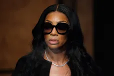 Floyd Mayweather v Aaron Chalmers - Press Conference - Leonardo Royal Hotel