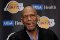 Milwaukee Bucks v Los Angeles Lakers