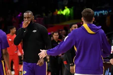 Chicago Bulls v Los Angeles Lakers