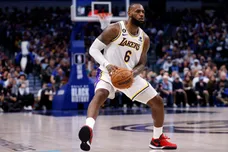 Los Angeles Lakers v Dallas Mavericks