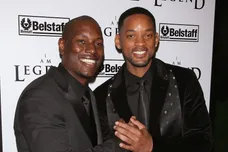 "I Am Legend" New York Premiere - Outside Arrivals