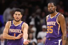 Minnesota Timberwolves v Phoenix Suns