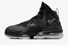 Nike Lebron 19