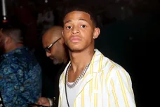 Floyd Mayweather v Logan Paul