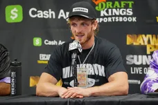 BOXING: JUN 06 Mayweather v Paul