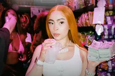 IceSpiceDeliMusicVideo