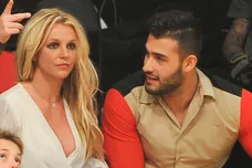 Celebrities At The Los Angeles Lakers Game