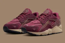 nike-air-huarache-runner-burgundy-dz3306-600-6
