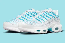 nike-air-max-plus-marseille-coat-of-arms-fq2397-100-8