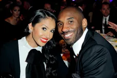 EIF Women's Cancer Research Fund's 16th Annual "An Unforgettable Evening" Presented By Saks Fifth Avenue - Inside