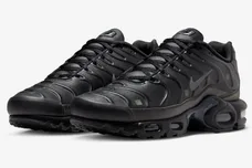 A-COLD-WALL-Nike-Air-Max-Plus-Black-FD7855-001-4