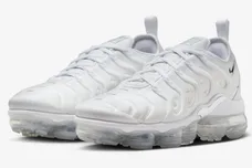 Nike-Air-VaporMax-Plus-White-Chrome-FQ8895-100-4