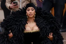 Schiaparelli : Outside Arrivals - Paris Fashion Week - Haute Couture Fall/Winter 2023/2024