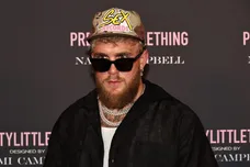 PrettyLittleThing x Naomi Campbell - Arrivals