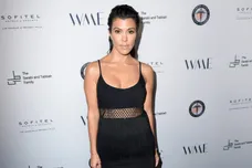 Amber Heard hosts SAMS Benefit for Syrian Refugees