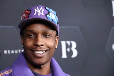 Rihanna Celebrates Her Beauty Brands Fenty Beauty And Fenty Skin