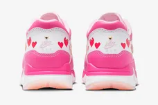 Nike-Air-Max-1-86-OG-Doernbecher-5